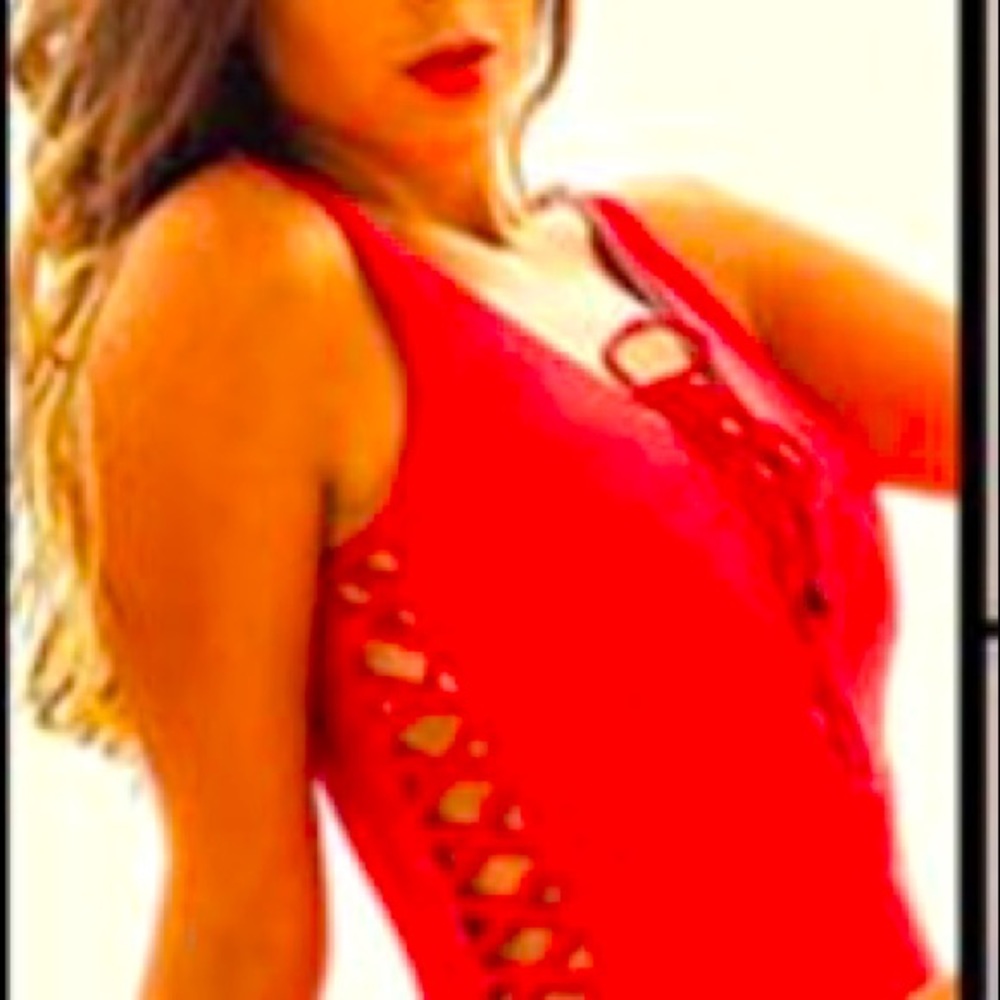 Sassy Sexy Lace front swimsuit. Flattering, supportive w Removable cups